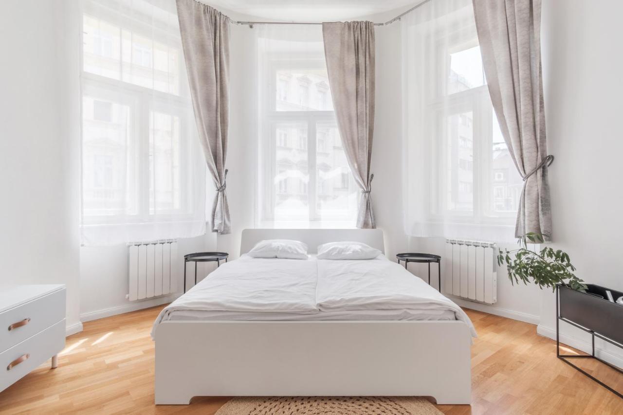 Luminous Apartment For 2 Near Wenceslas Square By Prague Days Экстерьер фото